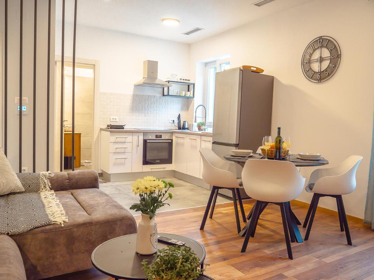 Apartmani Dora & Luka غييكا المظهر الخارجي الصورة