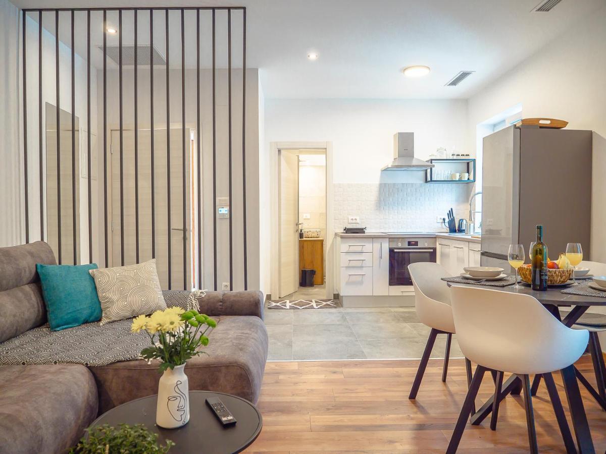 Apartmani Dora & Luka غييكا المظهر الخارجي الصورة