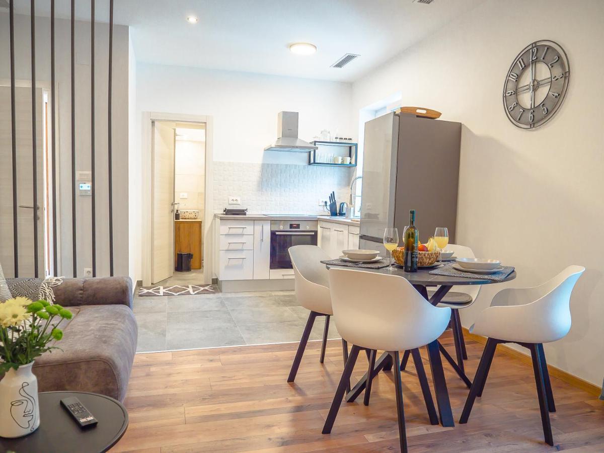 Apartmani Dora & Luka غييكا المظهر الخارجي الصورة